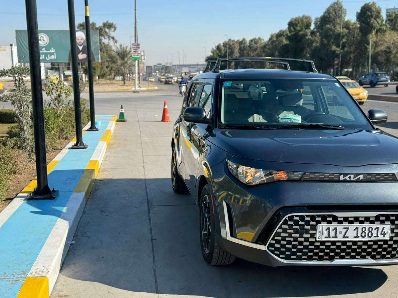 كيا صول 2024بدون صبغ بارد باب ايمن تبديل دعاميه نفس الون مواصفات ESفتحه شاشه كبيره بصمه مواصفات معروفه غرفتها بيدي ماشيه 4الاف السعر 160ورقه بيها مجال شي بسيط التفاصيل *********** الموقع العبيدي صورت الحادث موجوده
