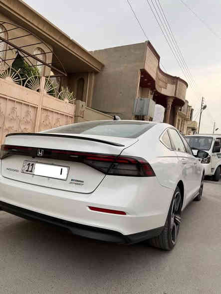 هوندا اكورد 2023 
 هايبرد سبورت L

السيارة ماشيه 65,600 كيلو 
• مكينة 2000 هايبرد تنفس طبيعي
• كير اوتوماتيك 
• شاشة كبيرة
•فتحه
• كاميرا خلفية 3 انظمة
• كرسي كهرباء 
• شفتات بالستيرن
• مثبت سرعة
• مانع انزلاق
• دخول ذكي 
• إنارة ترحيبية
• هندبريك كهربائي
• عداد ديجيتال
•لايت عدسات زينون
• نظام اوتو لايت Auto
• لايت العالي زنون 
اوتو هولد للبريك
• حساسات مطر 
• حساسات دخول الإنفاق
• حساسات ضغط هواء الإطارات
• أوامر صوتية
• 4 أنظمة قيادة (eco,individual , sport,normal )

⁠
- الضرر مبين بالصور بس البنيد بدون دواخل و ع البارد بدون اي حار..  اير باك ستيرن و البرده .. 
ا

السعر 19,800 وبيه مجال

الانبار -الفلوجه 

للتواصل على الماسنجر او ***********
