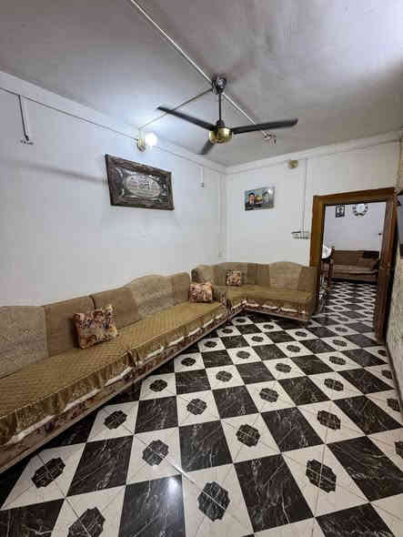 السلام عليكم دار للبيع في بعقوبه حي المصطفى زراعي سند ٢٥ باسمي المساحه ١٥٥ يحتوي الدار ع ٥ غرف  ***********٦
