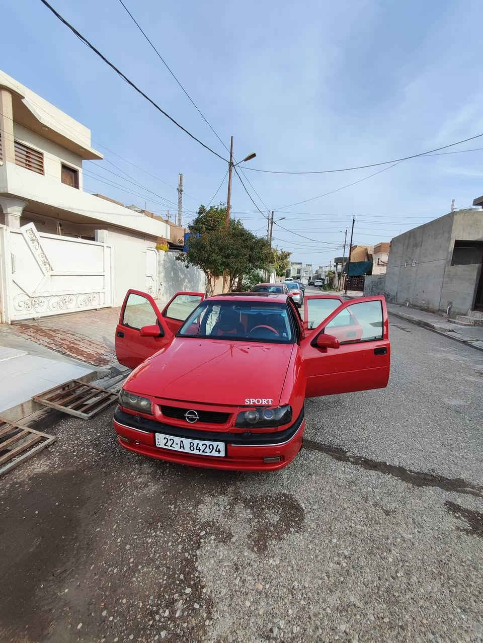 سلام عليكم ....
سياره اوبل فكتره مكينه 18 بأسمي  موديل 1990 محدثه 1995

كير اوتماتيك  فتحه سقف كشن جلد جام كهرباء   طالب عليها 50 وبيها مجال بسيط *********** وتساب
