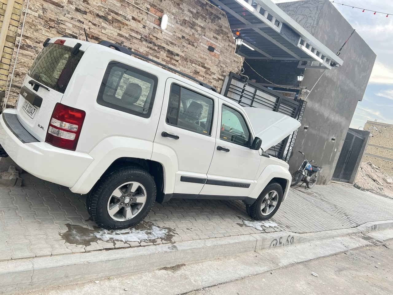 السلام عليكم من رخصة الادمن سياره جيب ليبرتي للبيع 2008 رقم بغداد الجديد سنويه وهزه جديده حادث جاملغ وبنيد موجود السونار جديد تخم تاير جديد حداده جديده سياره جاهزه الاخر حبايه شغل وطلع وين ماتريد ترايك من البصره لبغداد سعرهه ب115 وبيهه مجال للطيبين الاستفسار اكثر ***********
