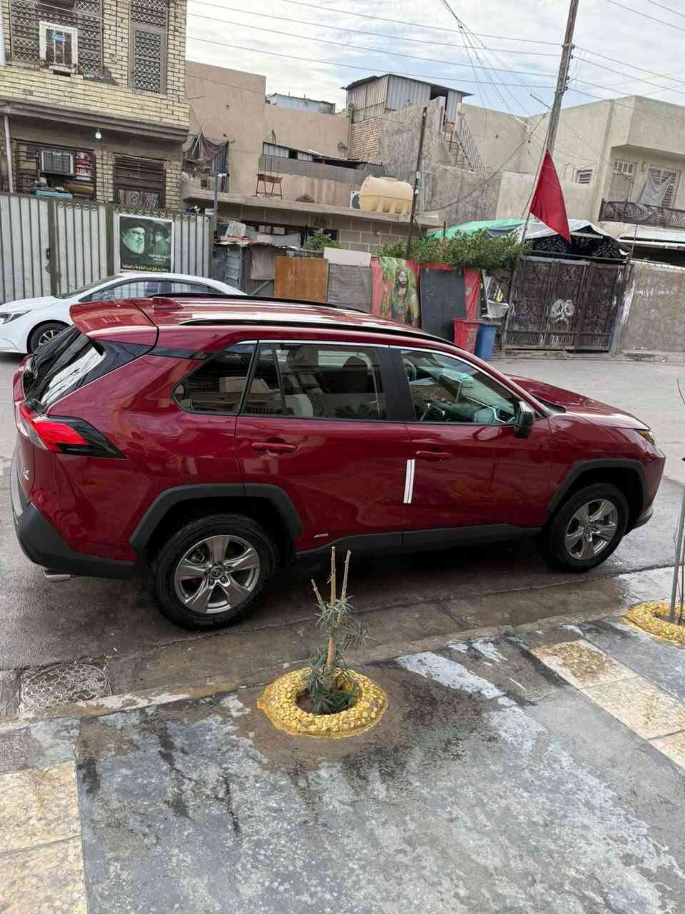 سلام عليكم راف فور 2025 وارد أمريكي صور الحادث موجوده بلنشر هايبرد ماشيه ١١ ألف للبيع فقط رقم بغداد ومكان سياره بغداد الكرخ الاستفسار ع رقم *********** سعر 220 وبيها مجال
