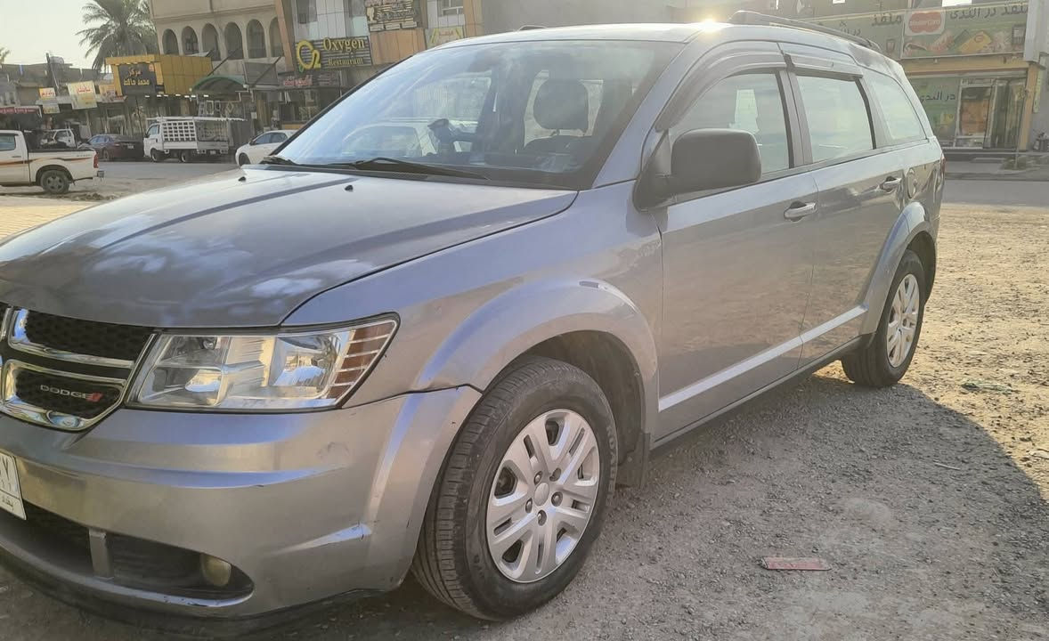 السلام عليكم من رخصه الادمن مكلف بالنشر
دوج جورني 2018 ..لون سلفر ..وارد امريكي ..بدون ضرر ..سبعه راكب ..گير ومحرك مكفول ..مكينه اربعه سلندر 2400..تخم تاير جديد .. السياره بسمي تحويل مباشر ..سنويه جديده ..مكان السياره في ديالى ..وهذا رقم صاحب السياره .. ***********.. والسعر 145..
