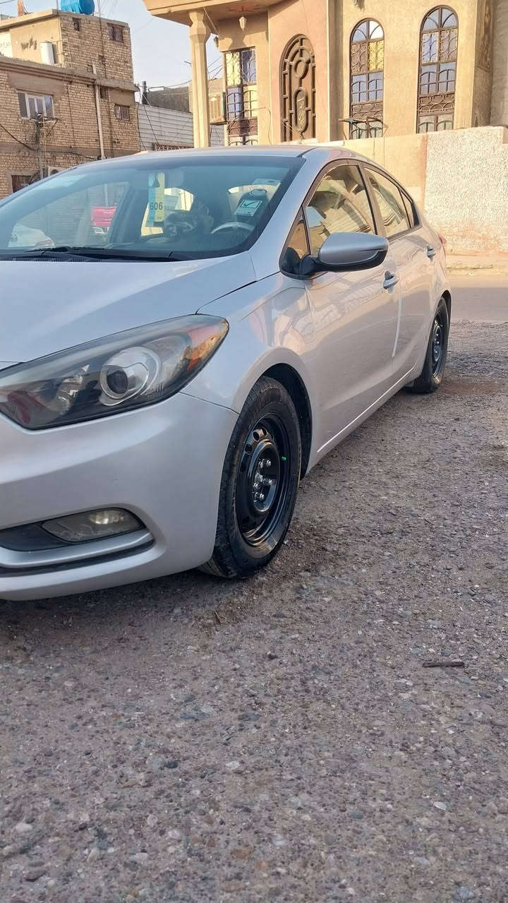 السلام عليكم فورتي 2015 للبيع
سيارة نضيفة  سونار مرفق بصور  امريكي  
الموصفات
ستيرن تحكم جهتين 

مري تحكم 
شاشة تاب 
سيارة مناقصهة اي شي كبل للشارع  لاستفسار لاتصال،،*********** السعر 105
