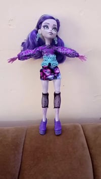 مونستر • ملابس كاملة • جديدة