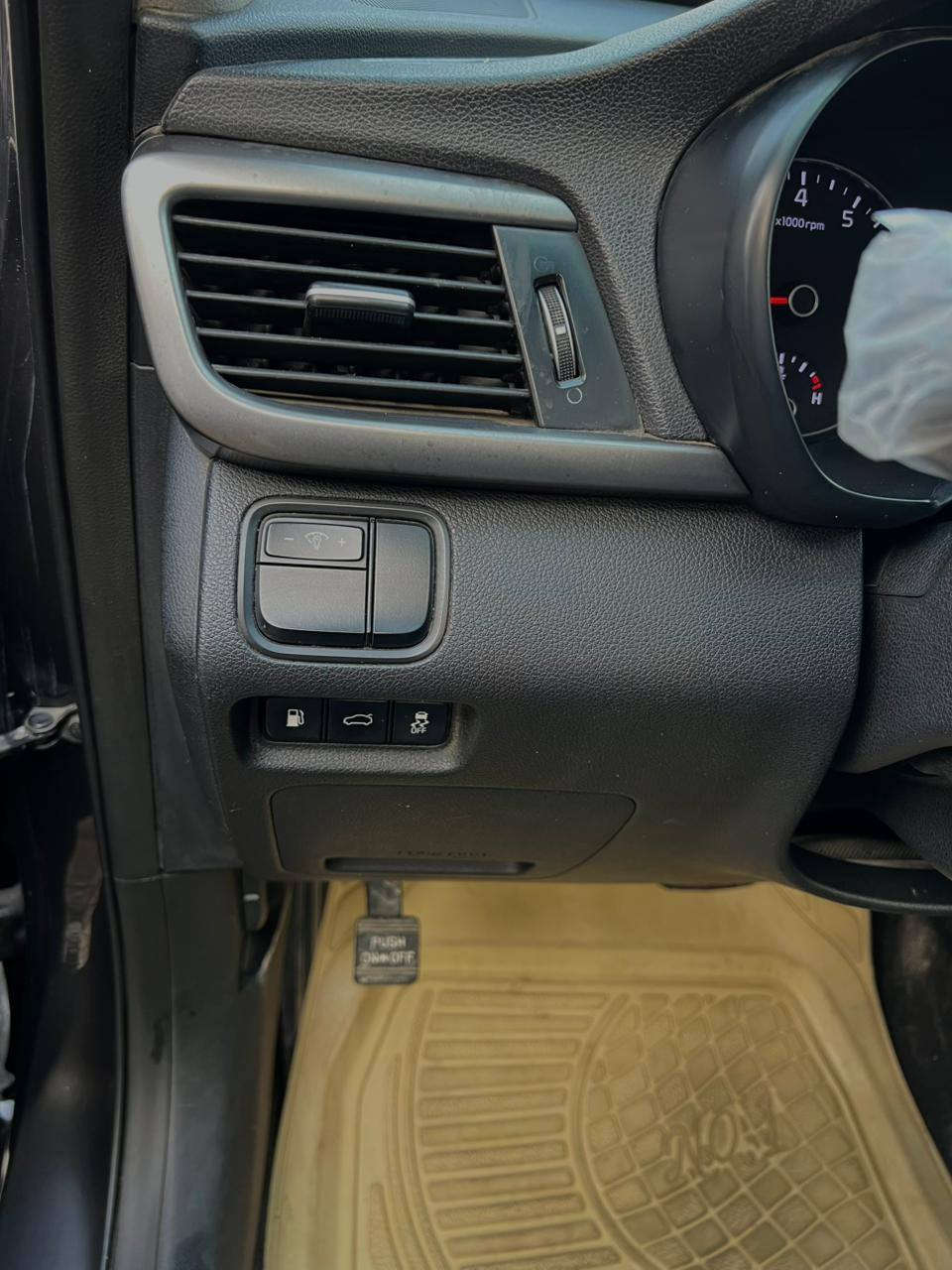 سلام عليكم كيا اوبتما ٢٠١٧ وارد أمريكي حادث جاملغات الأمامي والخلفي سياره اي نقص مابيهه سعر ١٣٥ / ***********
