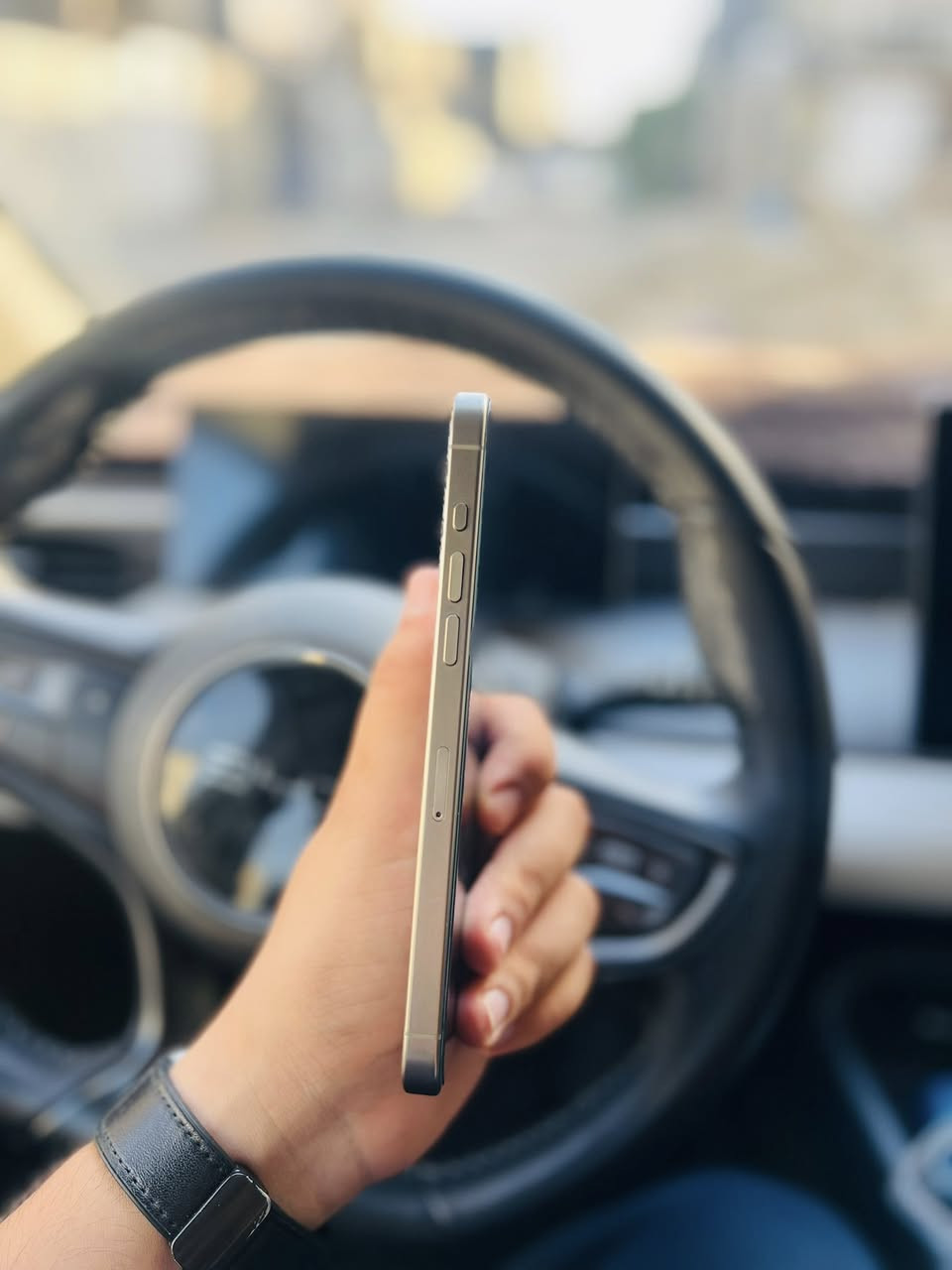 سلام عليكم للبيع ايفون 15 برو ماكس ذاكره 256 بطاريه 94 عدد دورات 239 جهاز بعده جديد بحاله الوكاله شخط واحد مابي مكاني بغداد العامريه او ابو غريب حي الصديق مجاور مجمع البدور السعر مليون و100 /***********
