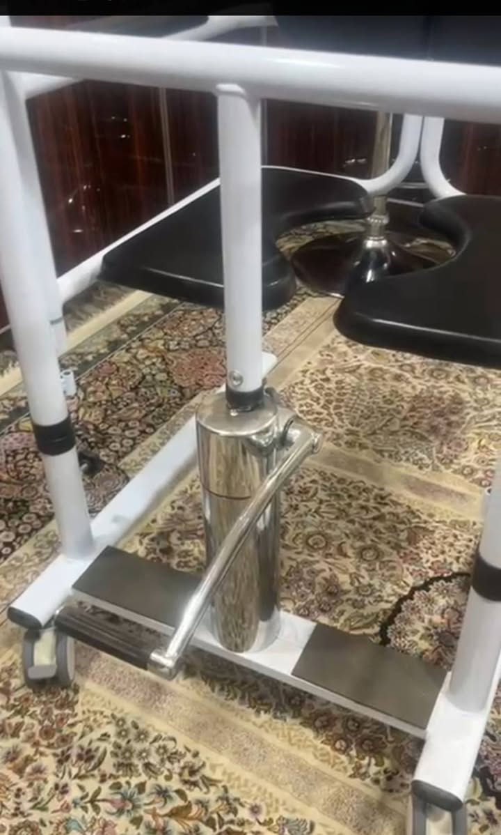 كرسي احتياجات خاصة للبيع جديد بالباكيت مامستعمل ابد مشتري ب350 الف ابيعه ب250 مكاني الحله شارع 60  للاستفسار اكثر
مراسله علخاص او المراسلة علواتس اب رقم
***********
