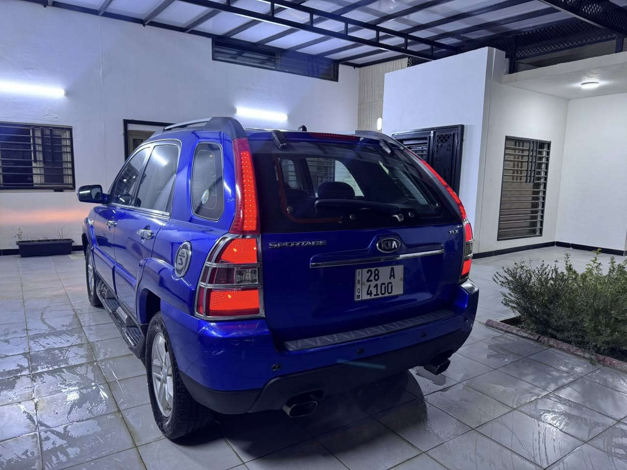 السعر 113            المكان النجف الأشرف 
كيا سبورتج مديل 2009 جديده جدا كفاله عامه عدا بارد جدا بسيط فول مواصفات رقم نجف دولي مميز مكينة 2000 دوش التفاصيل
كشنات جلد
كشنات تدفئة
مري شفط
أشاره مرايه
تبريد بيانو
دبل بكلايت كرستال
فتحة سلايت
مكينه 2000 دوش
حساس
دبل ايرباك 
رقم الجوال ***********
