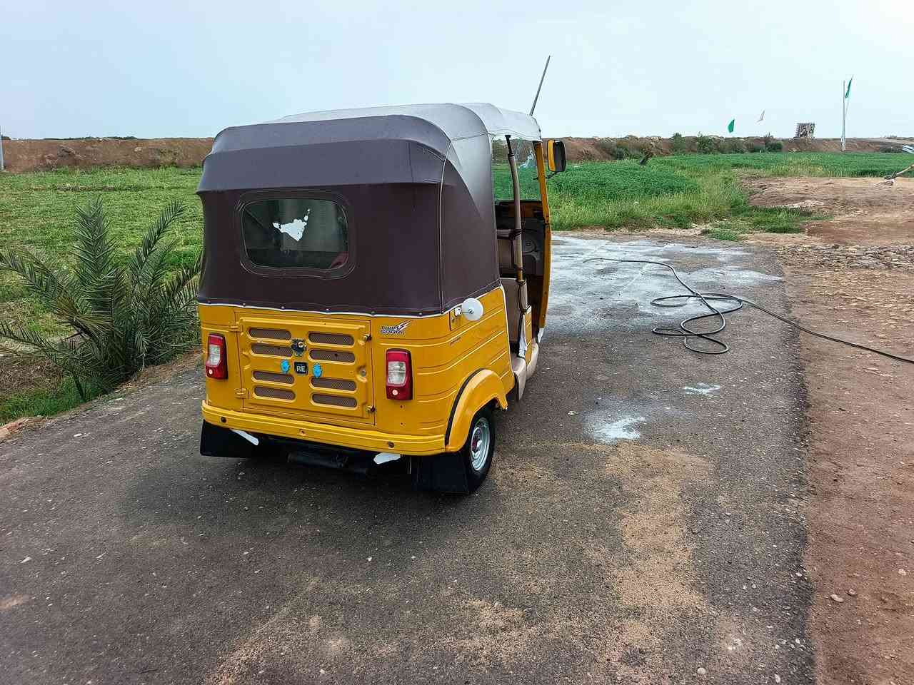 سلام عليكم تكتك للبيع موديل ٢٠٢٠وكيل سيد وسام تكتك مكفوله وحلوه فراش مفروشة تايرات جبلي المكان ميسان المجر الكبير ***********
