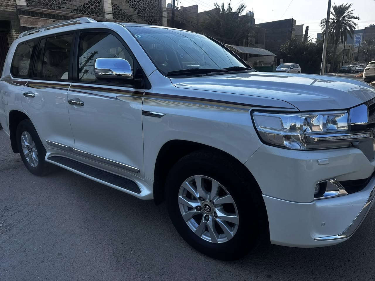 السلام عليكم الاخوه الأعزاء لاندكروز فطيميه موديل ١٧ مكفوله من الضربه والصبغ فول موصفات ٦سلندر مكينه ٤٠٠٠ رقم بغداد الجديد ابسمي بيها بارد مقدار ٣ شبر بل باب مال سائق ورش بل دعاميه الاماميه الجزء الأعلى البلاستك مكانها بغداد العامريه السعر ٤٦٥ ورقه مجال بسيط جدا 
***********
