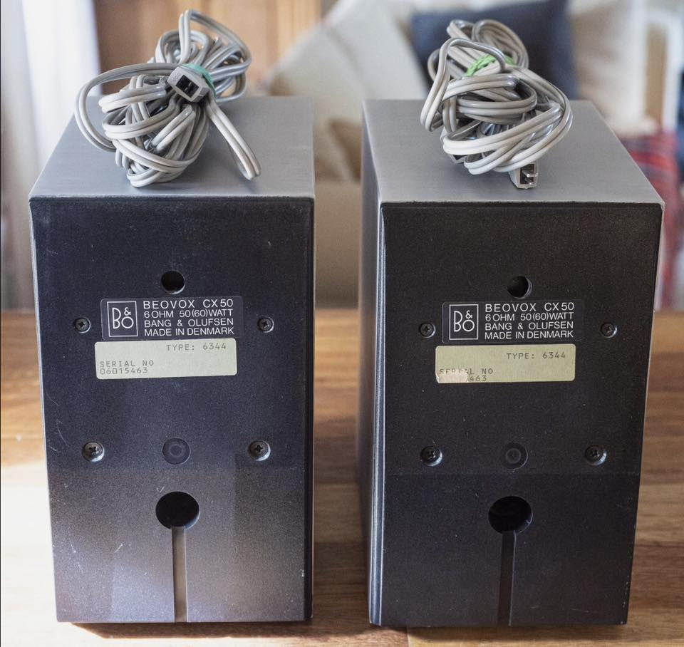 زوج سماعات دنيماركيه بانك اند اولفزن نظيفات هاي فاي ستيريو المواصفات والايعاد موجودة في الصور السعر ٦٥ الف ،لايوجد توصيل عذرا ،بغداد،***********
