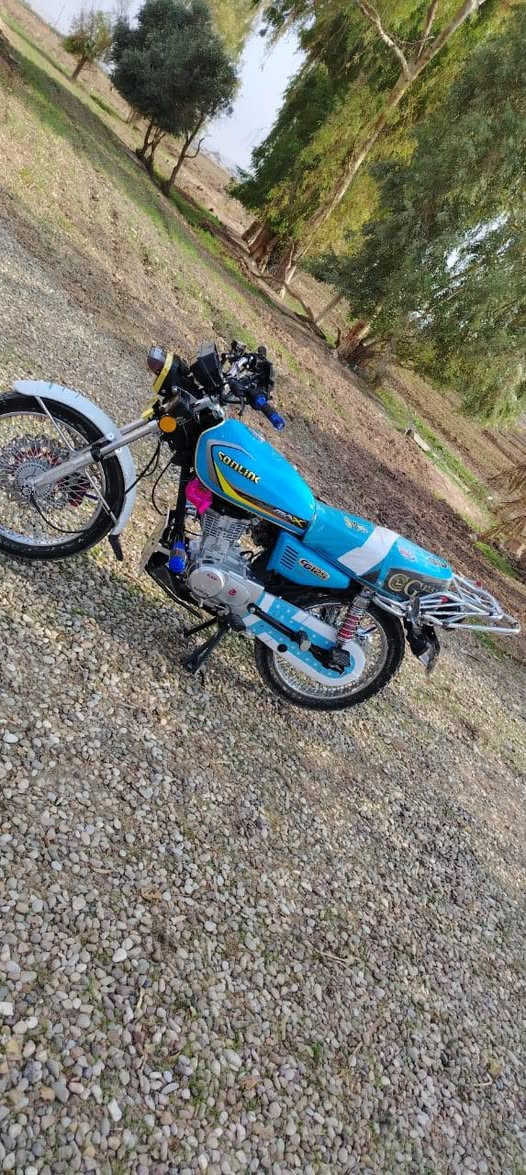 ‏ سلام عليكم دراجة للبيع موديل 25 كل عيب ماضي مكاني كركوك والسعر 675 وبي مجال اوراق بلاد￼
***********
