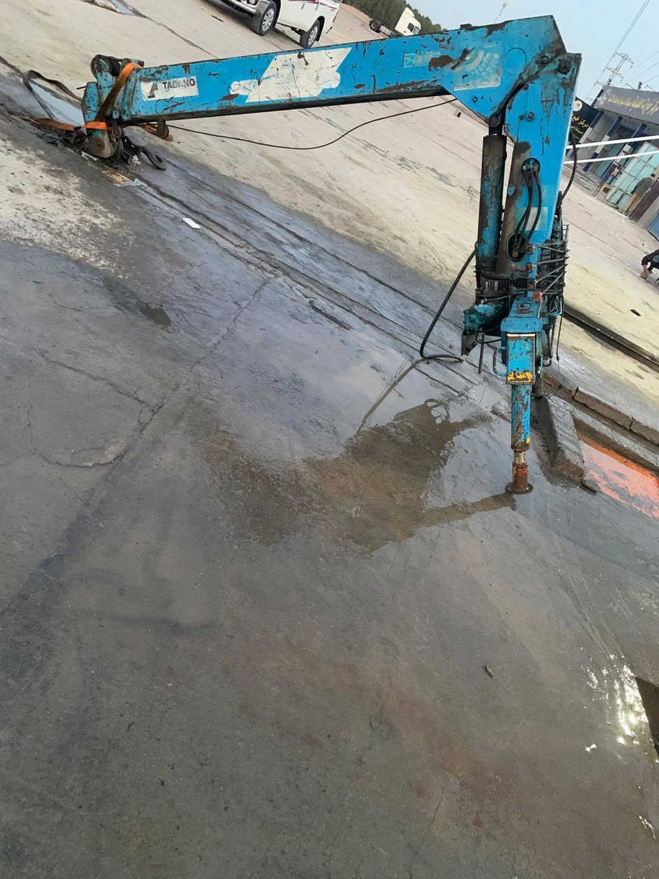 كرين ٢طن او٢٠٠ ٣سلايت جاهزلعمل عنوان بصره هاتف *********** سعر٣٠
