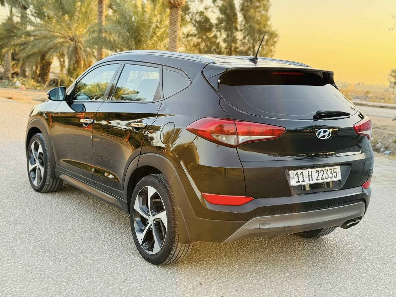 السلام عليكم
للبيع توسان 2016 رقم بغداد بأسمي تحويل مباشر 

وارد امريكي بيه طرف الجاملغ وطرف البنيد بدون تبديل بدون ارباك وبيه باب السائق مبدل اصلي بالعراق والباقي كله ليبل واحد.

السياره فول مواصفات 1/1 عدا الفتحه:

بصمه& جنطه كهرباء& كشنات تدفئه & ويل كروم& زنون & محرك 1.6 تيربو & ماشيه 120 الف& انظمه قياده & اشاير بالمري& كاميرا ورادار & نقطه عمياء& وبعد هواي مواصفات.

السياره جاهزه گير ومحرك وحداديه وتخم تاير وتبريد ❄️

#السعر/139$ بيه مجال بسيط 

***********

_مكان /بابل
