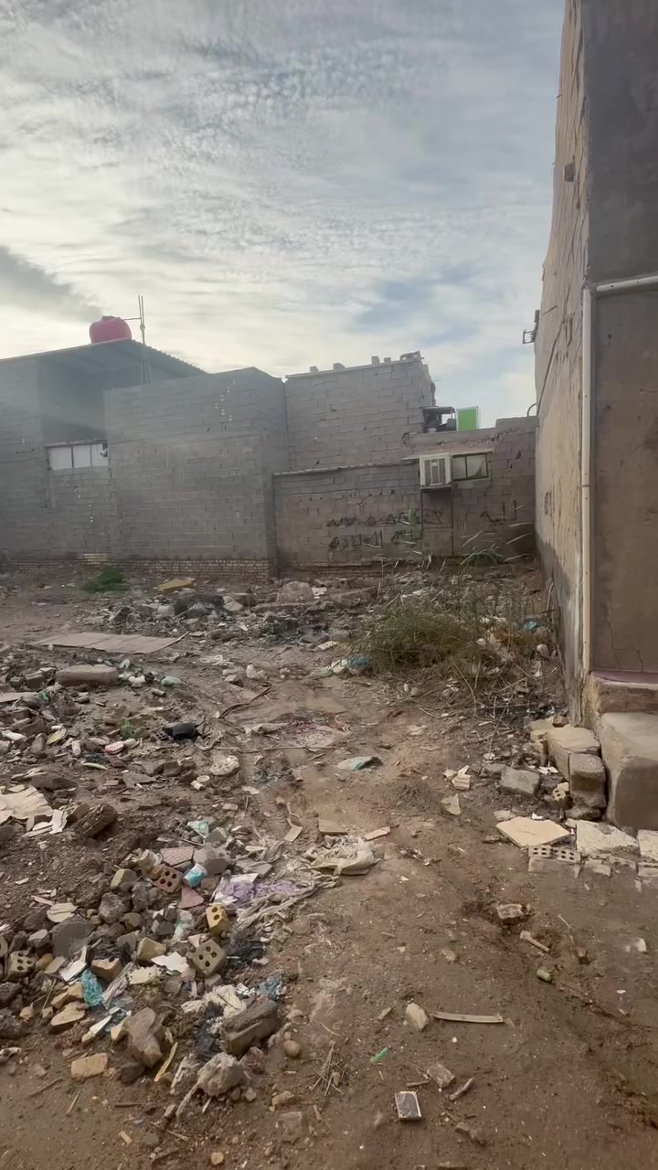 سلام عليكم قطعه ارض لبيع مساحه 100مربع
سند 25سبع قصور شارع المشروع 

خدمات ماء وكهرباء ومجاري 

عرض الفرع 7متر السعر 12وبي مجال 

*********** 

***********

أو مراجعة المكتب التساهل عنوان سبع قصور شارع ابو علي قرب أسواق سواعد بيت عربي
