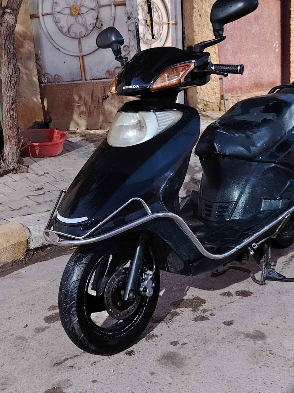 سلام عليكم دراجه سبيسي خير من الله مختمه الدراجه ويه المكينه مفتوحه فقط رايمر الداجه الدراجه احله من الصوره درع اصلي كهربائيات شغاله كله دبلات شغاله كلجات جددد المكان كوت ***********
