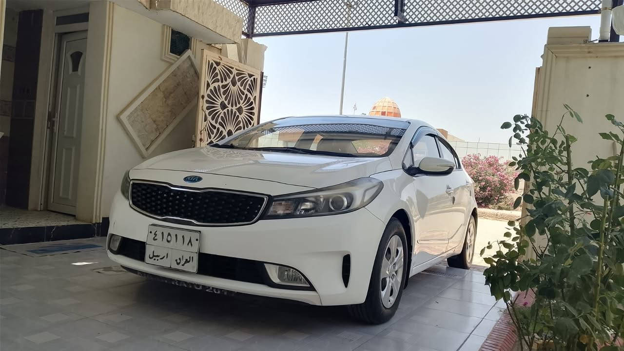 سيراتو 2017 مكفوله من الضربه والصبغ ماعدا بارد قليل بخشم الجاملغ الامامي عكس السايق ***********
السعر 130وبيها مجال
