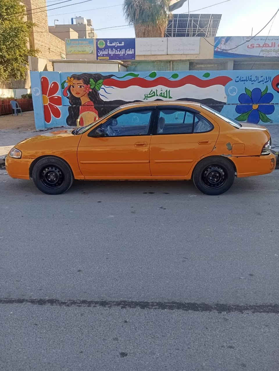 السلام عليكم سيارة نيسان سنترا 2005
السيارة جاهزة بس بيها نقص باور ستيرن 
بيه طخه بجاملغ الخلفي جه السائق
السعر 45 ورقة تحويل ثاني يوم
العنوان دورة بس اتصال على الرقم
0772 539 2055
