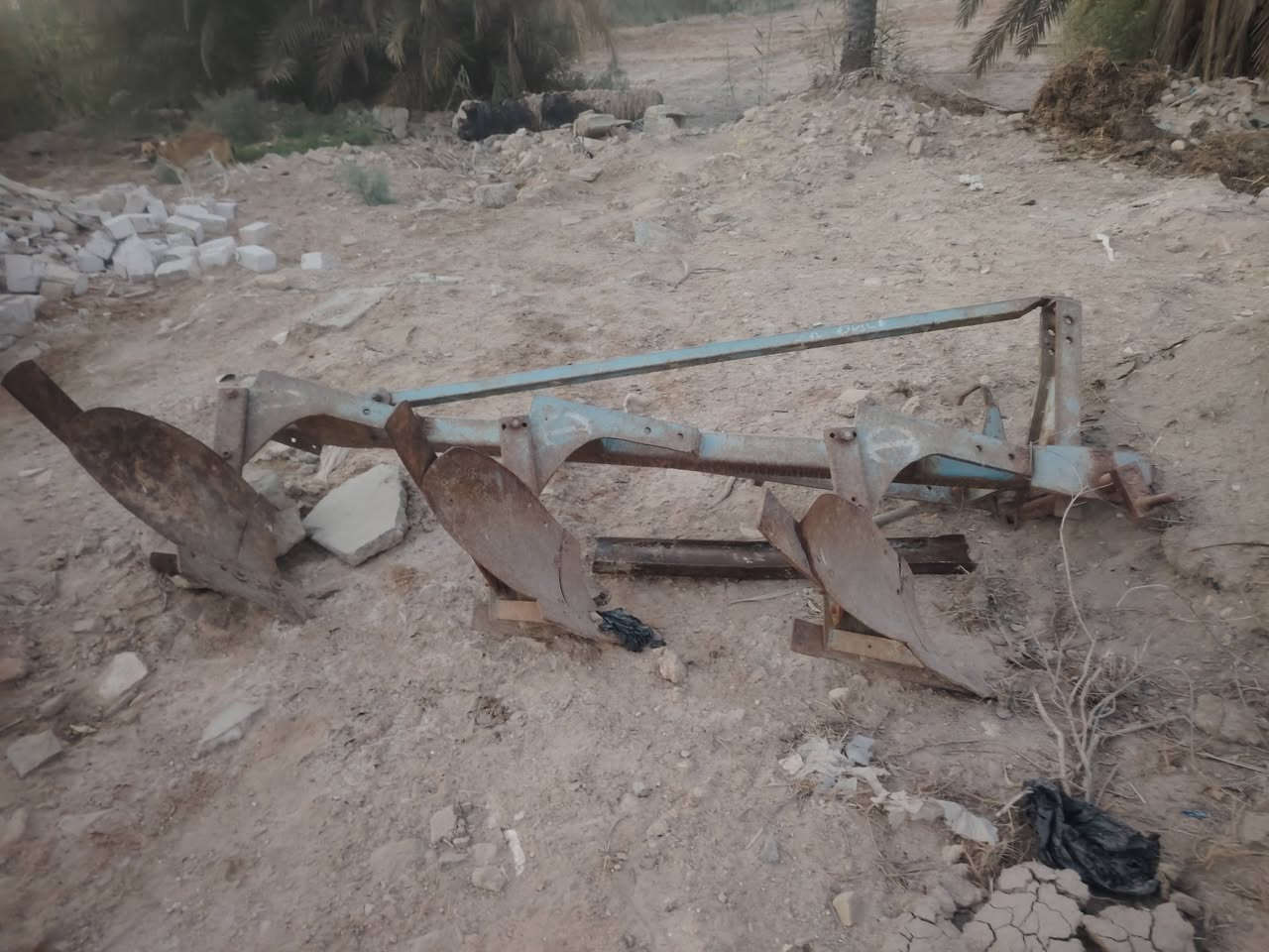 السلام عليكم للبيع فدان مكان نجف كوفه لستفسار ***********
