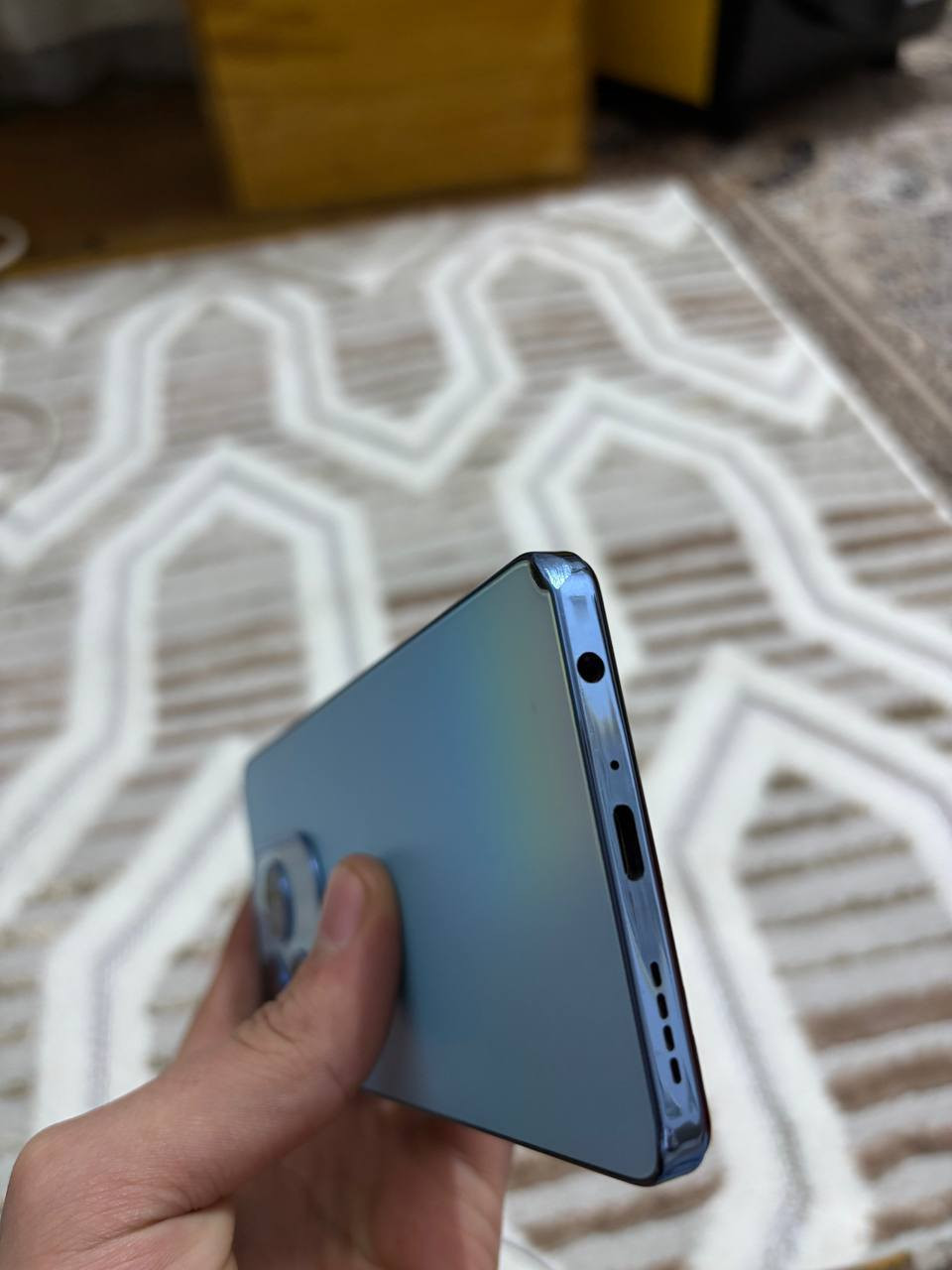 📱 للبيع | Infinix Hot 40 – نظيف جداً
📍 المكان: ميسان

أعرض للبيع جهاز Infinix Hot 40 استخدام شخصي، شغال 100% بدون أي مشكلة، مناسب للألعاب والاستخدام اليومي.

🔹 الحالة:

نظافة 85%

لا فتح ولا تصليح

كلشي بالجهاز أصلي

🔹 المواصفات الكاملة:

💾 الذاكرة الداخلية: 256GB

🧠 الرام: 8GB + 8GB افتراضي (المجموع 16GB)

📺 الشاشة: 6.78 إنج FHD+ بتردد 90Hz (سلسة جداً بالتصفح والألعاب)

⚙️ المعالج: MediaTek Helio G88

قوي للألعاب مثل PUBG وCOD

أداء ثابت وما يسخن

🔋 البطارية: 5000mAh تدوم استخدام طويل

🔌 الشحن: سريع 33W

📷 الكاميرا:

خلفية 50MP تصوير واضح

أمامية ممتازة للمكالمات والفيديو

🔊 صوت قوي

📶 شبكة ممتازة

🔐 بصمة سريعة وFace Unlock

📦 الملحقات: فقط الكرتون
🔍 الجهاز على الفحص لأي شخص جاد

💰 السعر المطلوب: 130,000 دينار
(قابل للتفاوض البسيط للجادين)

📞 للتواصل:
***********
