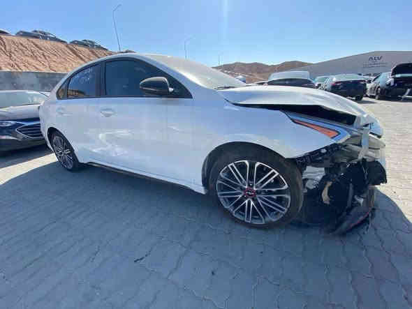 سلام عليكم فورتي موديل 2023 البيع محرك تيربو الفل وستميه رياضي صور الحادث بل منشور  السعر 160 فول مواصفات ماشيه ٢٢   العنوان بغداد رشاد قرب حي نصر وي سفسار علا هذا رقم ***********
