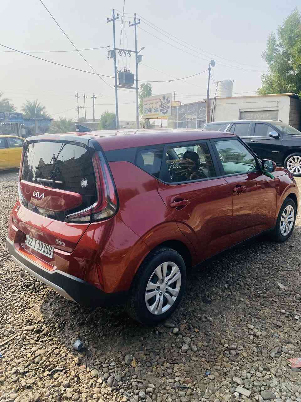 السلام عليكم لبيع كيا صول موديل 2023رقم أربيل إنكليزي جديد تريد تحويل تريد وكاله سياره جديده ماماشيه بيه قطعتين كلير والباقي كفاله عامه بدون ايرباك بدون دواخل السياره جاهزه مالت جناي المكان بابل الشوملي الاستفسار ‭٠٧٨٢ ٦٤٨ ٢٠٦٠‬
