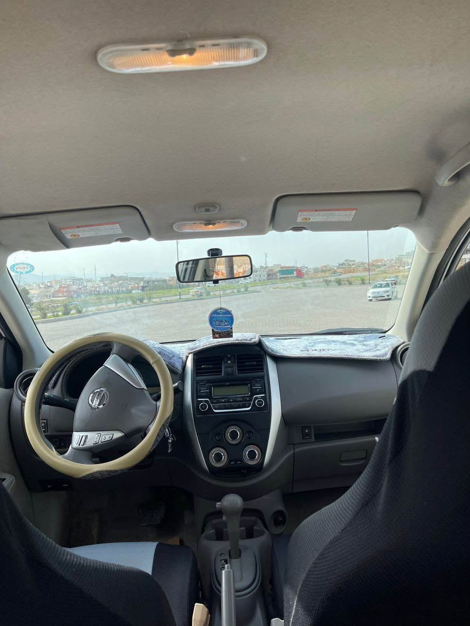 نیسان سەنی لاكشمیبایی 2020 
لۆكـ یەدە ستیل و دوو گێچ 
تەنها (79) هەزار ڕۆشتووە 
بێ بۆیاخ تەنها دوو جێگەیی بچوكی سارد هەیە 
بە ناوی خۆمانەوەیە تەحویل و خەرامە بە شەرت 

0770 046 6969 السليمانية, العراق
