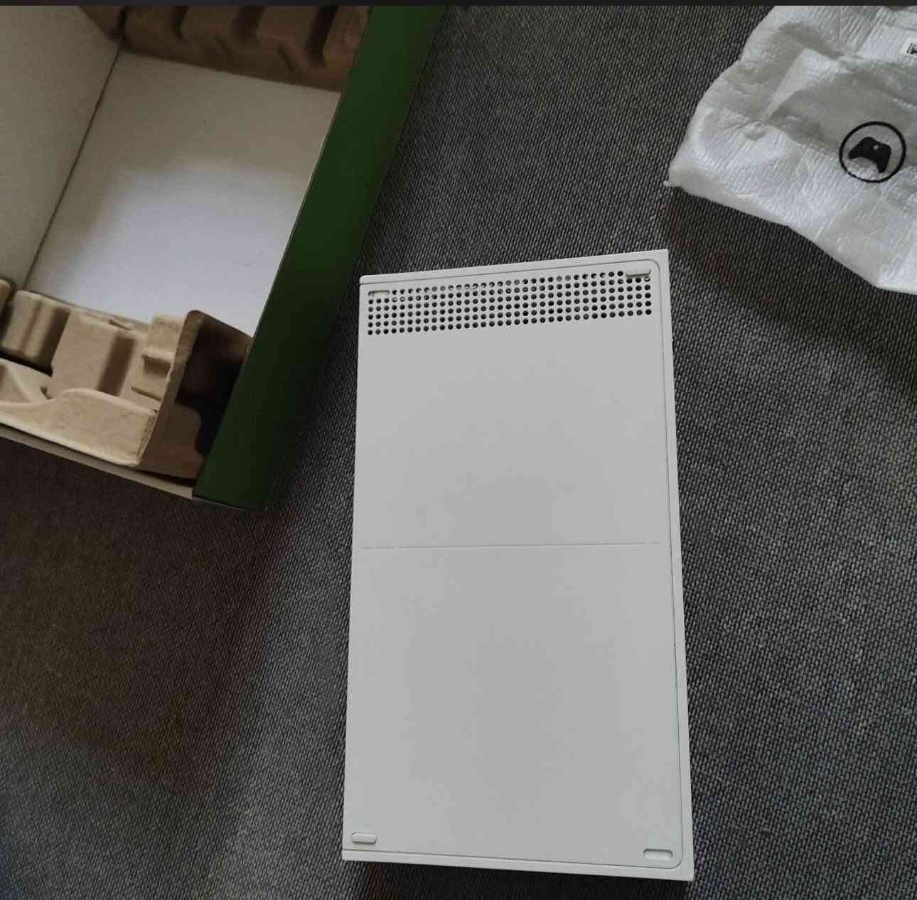 Xbox series s
جديد نضافه 1000٪ جديد ما مفتوح بي برغي على ايدي 
كامل مكمل  بيه GTA اولاين وفيفه 24 وفورزه 
وبي اشتراك كيم باص شهر ونص 
سعره 325
مكان البصره الجمهوريه شارع المكاتب 
رقمي ***********
