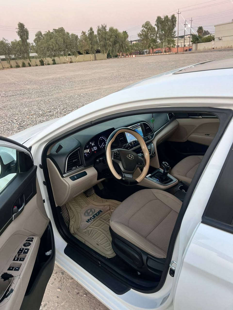 النترا خليجي 2018 فول مواصفات 
ماشية 123الف رقم سليمانية مكانها كركوك 
رقم الموبايل ***********5
السعر 153 وبيها مجال
