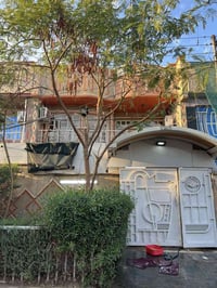 دار للبيع في منطقة چكوك ( بين الكاظمية و جسر الشعلة )    مساحة : 150م ...