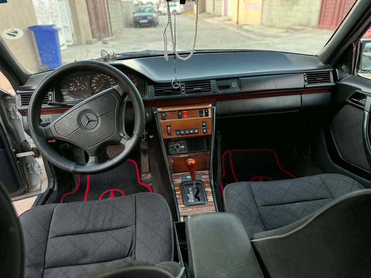 مارسدس دب
موديل 94
رقم كركوك
سنوي بأسمي
بطاقة بنزين
بدون ضربة 
2جام كهربايي
مكينة بطة 3000
تاخم تاير جديم
مكاني كركوك  مفرق شوان
سعر٧٣معاملە
***********
*********** كركوك, العراق
