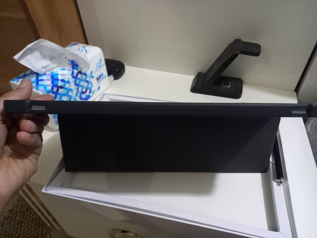 تابلت pc نوع flycoay اصلي جديد (امزون)
نظام اندرويد قياس 14 ....حجم لابتوب
فول موصفات
يعني تاخذ جهازين بجهاز واحد تاب ولابتوب
 ذاكرة 256 G 
معالج رام 24 G يعني فول العاب 
4 مخارج صوت اعلى من الابتوب
منفذ سيم كارت ...منفذ رام اضافي
٣ كامرات ... واحدة اماميه و ٢ خلفيه
الملحقات
حافظة. ... قلم .... سماعات... شاحنة
السعر 300 قفل  
العنوان .... بغداد ... 
***********
