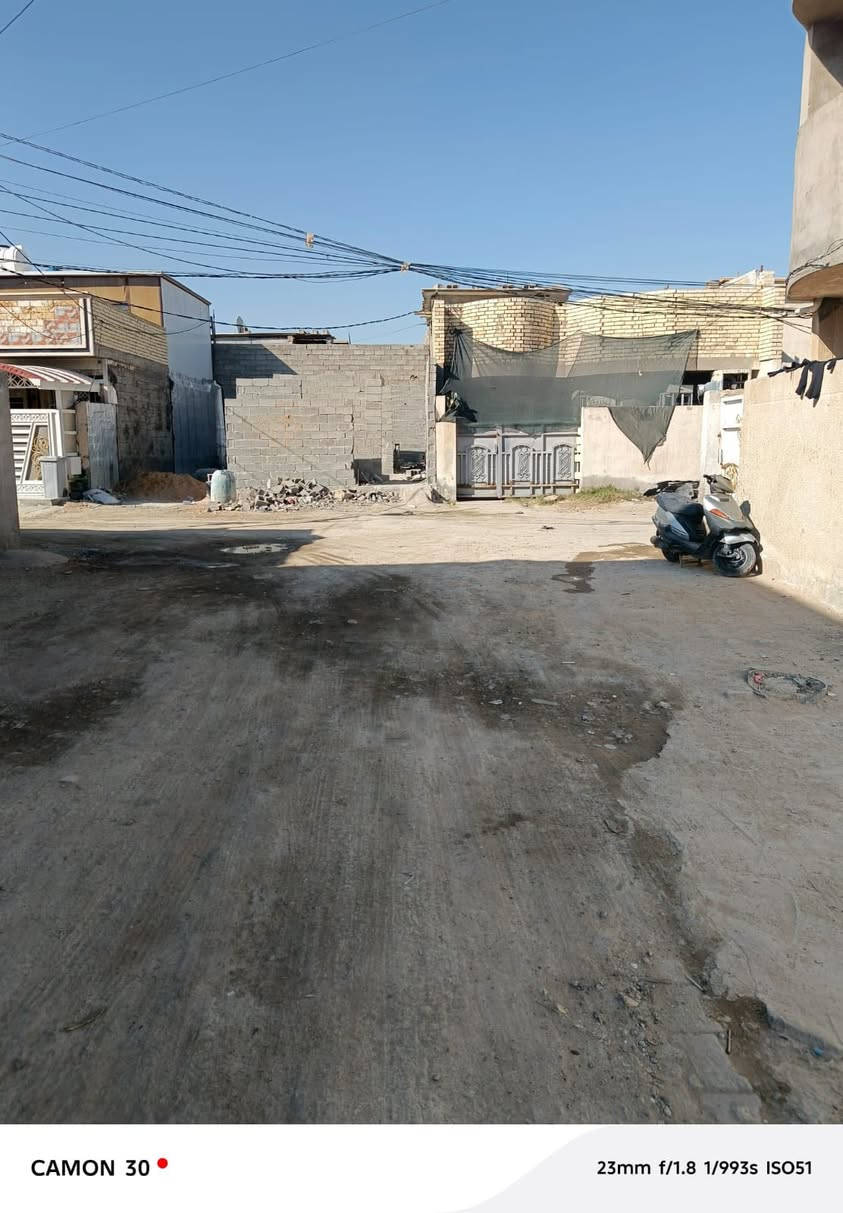 السلام عليكم بيت زراعي زراعي سوق رضا مساحه ٧٥ قرب مولده رزاق العامري يحتوي ع استقبال ومطبخ وغرفه وحمام خارجي وداخلي  والطابق الثاني نفس فصال الجوه بالضبط بس الحولي ماملبوخ يعني هيكل  ب ٤٣ ربي مجال قليل. للشراي  ***********
