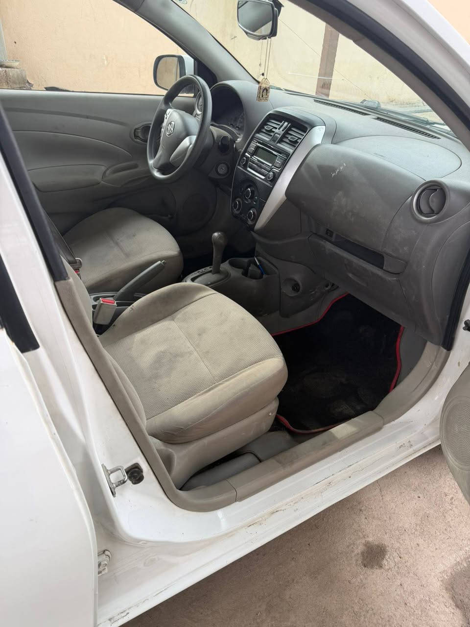 للبيع 
موديل 22
رقم وسنويه جديد
سعر 83 بها مجال 
شرط تحويل
بيها صبغ عام فقط
مكان السياره  معارض برطله بانوراما 
للاستفسار 
***********
***********
