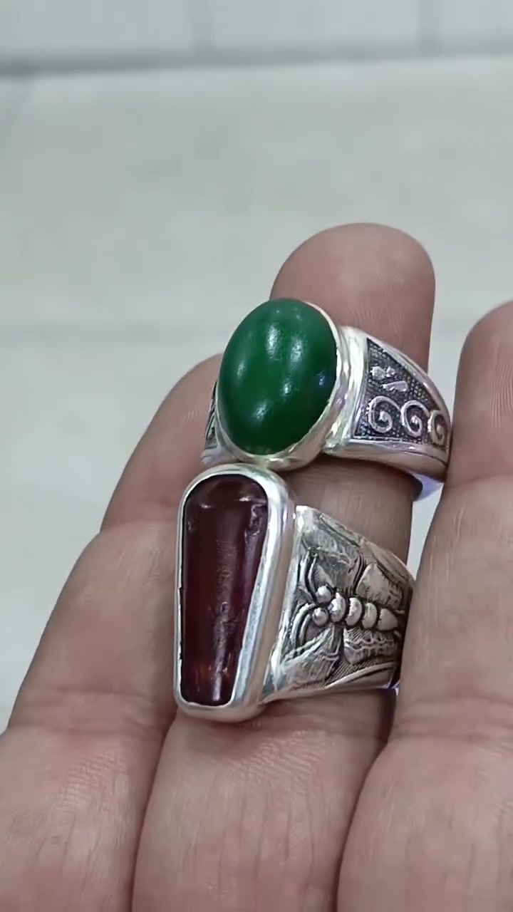 يماني خضر قديم جراخه قديمه صياغة علي بنبع 
دلوه يماني قديم كاعنه صياغة طالب ابو مشتاق 

***********
