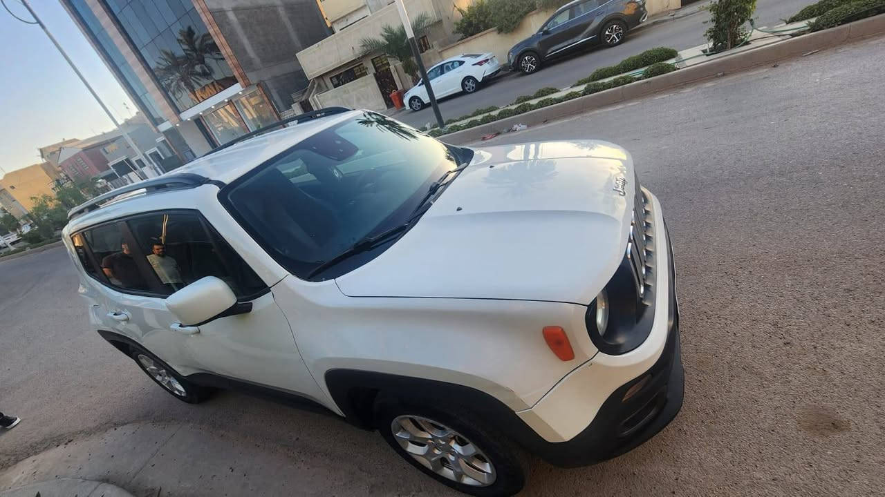 🚗 #للبيع: جيب رينجيد (Jeep Renegade) موديل 2018 🚗

السلام عليكم.. سيارة جيب رينجيد فئة لاتيتود موديل 2018 للبيع في بغداد. التفاصيل:

• الموديل: 2018
• اللون: أبيض
• المحرك: 2400 تنفس طبيعي.
• المسافة المقطوعة: 62 ألف كيلومتر.
• سحب امامي 2WD.
• التبريد شغال و بحالة ممتازة.
• الرقم والسنوية: أربيل (تحويل مضمون، السنوية نافذة لغاية 2029/12/02).
• الفحص والبدي: تقرير الفحص الفني مرفق بالكامل مع الصور.
• الوضع الميكانيكي: الكير، المحرك، والكهربائيات بحالة ممتازة وجاهزة.

✨ الإضافات والتجهيزات:
• لايتات حديثة مضافة للسيارة.
• شاشة أندرويد لمس كبيرة.
• كاميرا خلفية.
• تحكم ستيرن كامل.
• الداخل: كشنات قماش أسود (مغلفة لحمايتها).

📌 السعر المطلوب: 11,300 دولار (113 ورقة) وقابل للتفاوض البسيط.

📌 مكان السيارة: بغداد - المنصور.

📞 للتواصل والاستفسار: *********** أو مراسلة الخاص.
