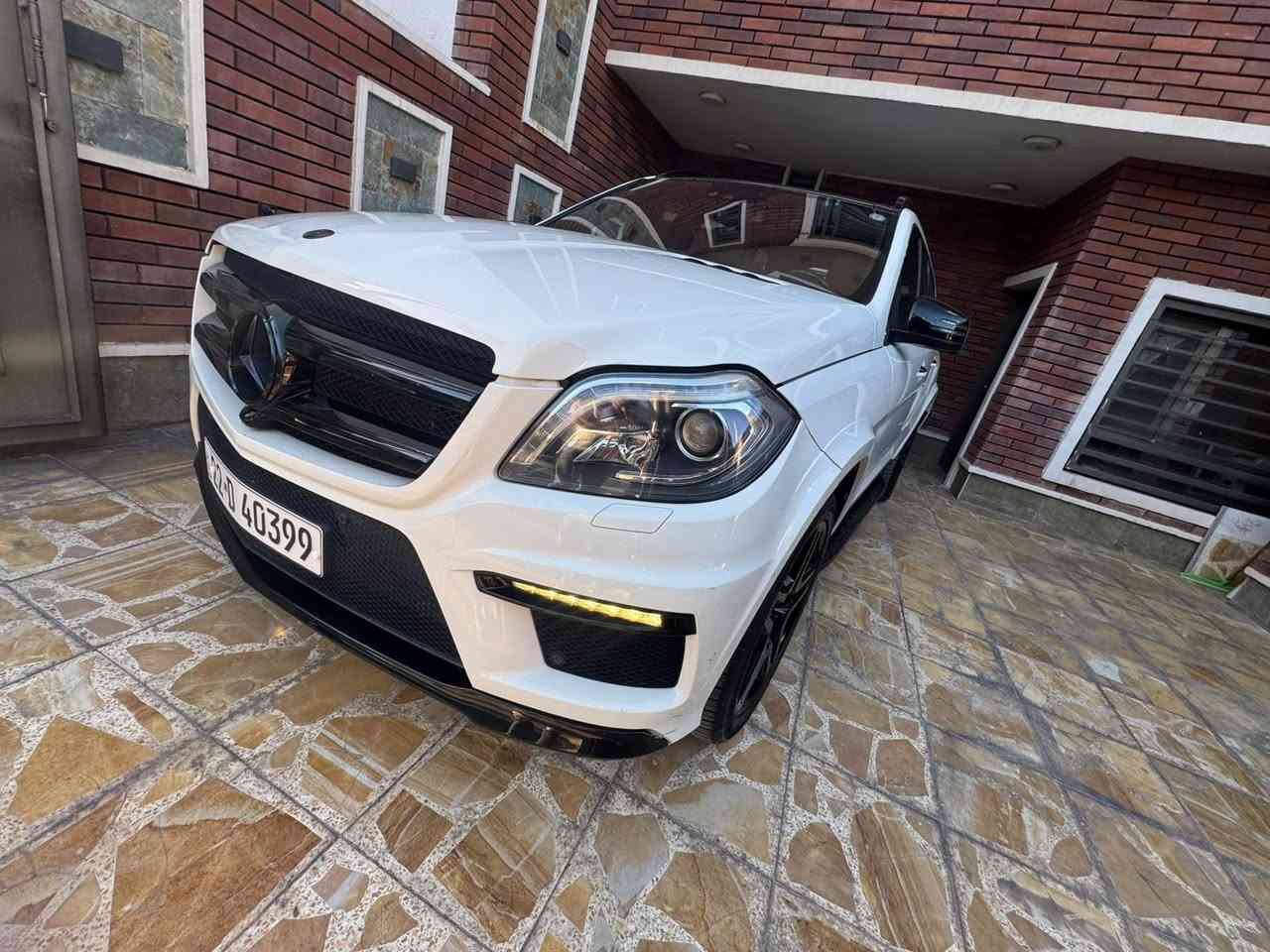 🔥 للبيع – مرسيدس GL 500 موديل 2013 🔥
وكالة خليجية | مواصفات كاملة | 

🔹 الموديل: 2013
🔹 المحرك: 8 سلندر قوي
🔹 المسافة: 152,000 كم فقط
🔹 الوكالة: خليجي
🔹 الحالة: مكفولة من الضرر والصبغ 100%
🔹 اللون: أنيق وجذاب
🔹 الفئة: فول مواصفات – للأخير
🔹 الكت: AMG بلادي

✨ المواصفات البارزة:
✔️ جلد فاخر كامل
✔️ فتح سقف بانوراما
✔️ مقاعد كهرباء مع تبريد وتسخين
✔️ ذاكرة مقاعد
✔️ شاشة كبيرة + نظام ملاحة
✔️ كاميرات 360°
✔️ حساسات أمامية وخلفية
✔️ نظام تعليق هوائي AIRMATIC
✔️ نظام صوت فاخر
✔️ بصمة تشغيل + دخول ذكي
✔️ جميع الأنظمة شغالة بكفاءة عالية

🛡️ الأمان:
✔️ جميع الإيربكات سليمة
✔️ فحص + هزة + سنوية كلها جديدة
✔️ تحمل لوحات أربيل

‎💰 السعر: 245 ورقة

📍 العنوان: الدورة – شارع أبو طيارة
📞 للاستفسار:***********
