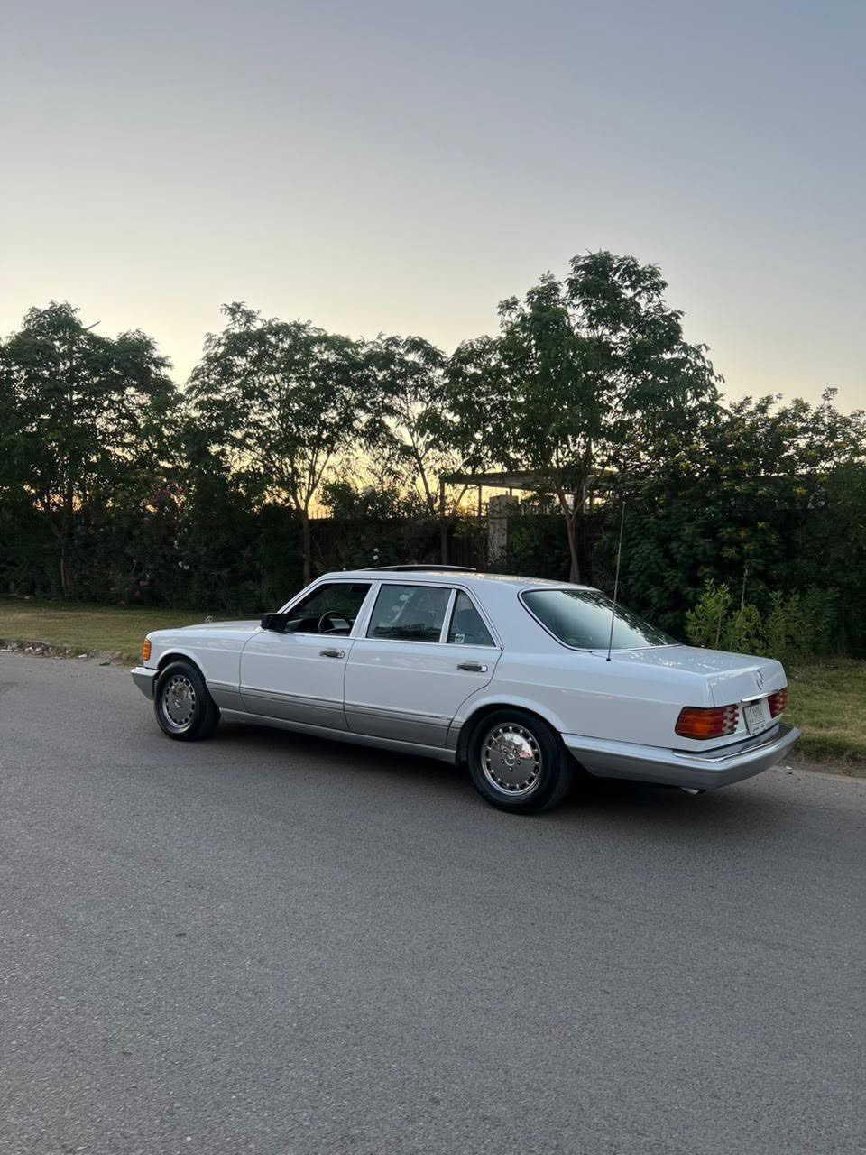 مارسدس SeL 300  موديل 1988باب طويله فول سياره سلايت كشنات كهرباء سترين كهرباء بيها قطع صبغ
سياره جاهزه ع آخر حبايه 
السعر 110$ 
مكان السياره بغداد حي الجامعه 
☎️ ***********
