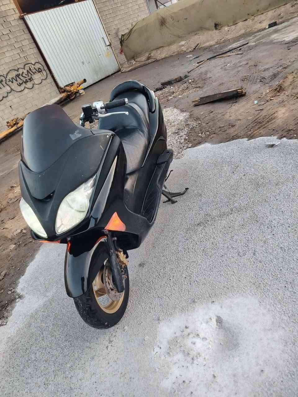 سلام عليكم فورزه 0/8  الدراجه خير من الله ونضيفه تجي اي نقص بيها من كلشي تاخذها وتروح المحرك مبدل فقط زنجيل زائد تدفئه كير ملغي فقط اوتو ماتيك كهربائيات لايت زنون شلعه وسرعه معدل تجي وتشوف بعينك  كله فول مكاتبه بسمك سويلك مكاني كربلاء اي استفسار اتصل عل رقم او واتساب غير متواجد عل الفيس السعر ٩٥٠ وبيها مجال ***********
