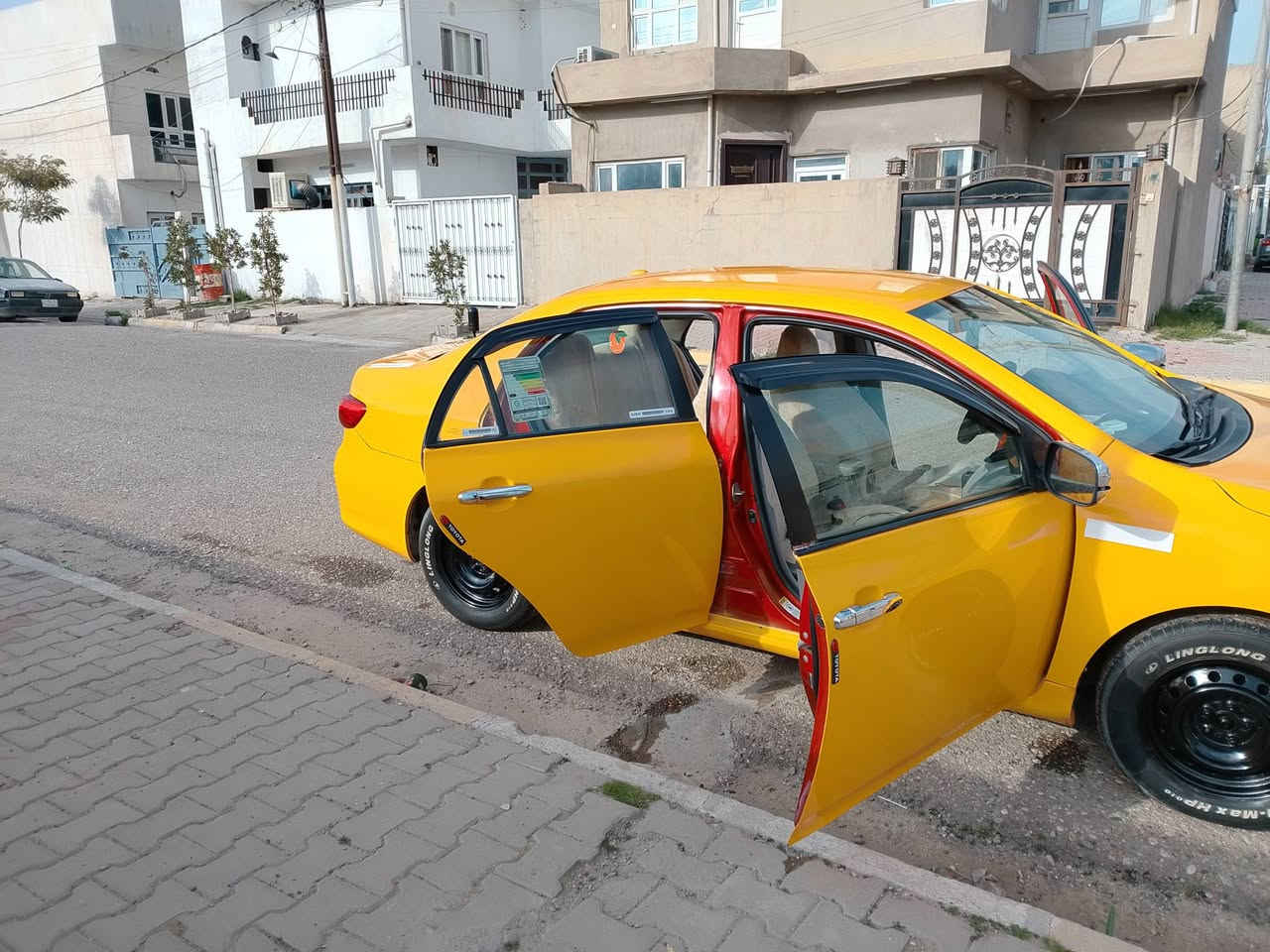 سلام عليكم كورلا 2010بسمي مشروع وطني شرط تحويل طخم تاير صار شهر صدر جديد بكلايتات جديد داخل جديد ربع ماتصرف عليه بيه 3قطع مبدل باقي ليبل واحد صندوك صفاح كبس عنوان كركوك قادسيه 2 رقم ***********
