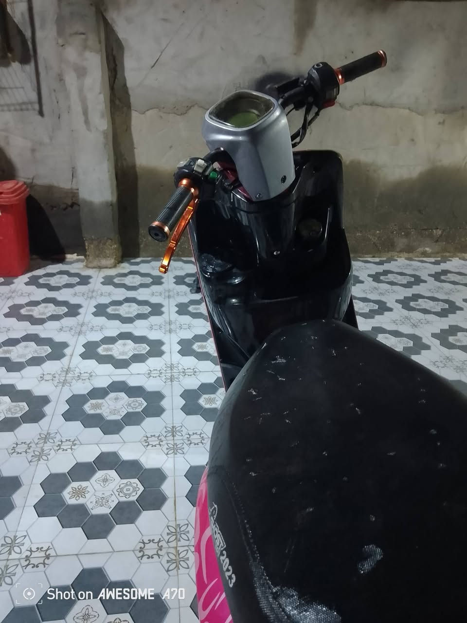 السلام عليكم درجه بوليس البيع درجه كشرها نضيف درجة ريدله ترتيب والمكينه مدري انت وحضك لاو كيمه لولا دراجه ممتعوب بس عوزء ترتيب واسعر امانسب السعر300 ومجله قليل الشريا ياتصل علا رقم***********
