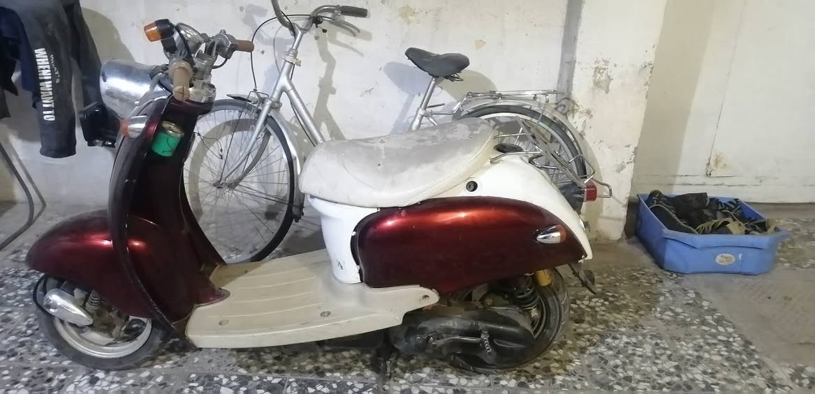 درجه عبد الحليم
الدراجه نضيفه هستوه امجفته
كله جاهزه حتى كهربائيات جاهزه
السعر ٢٠٠ وبيه مجال
رقمي ***********
