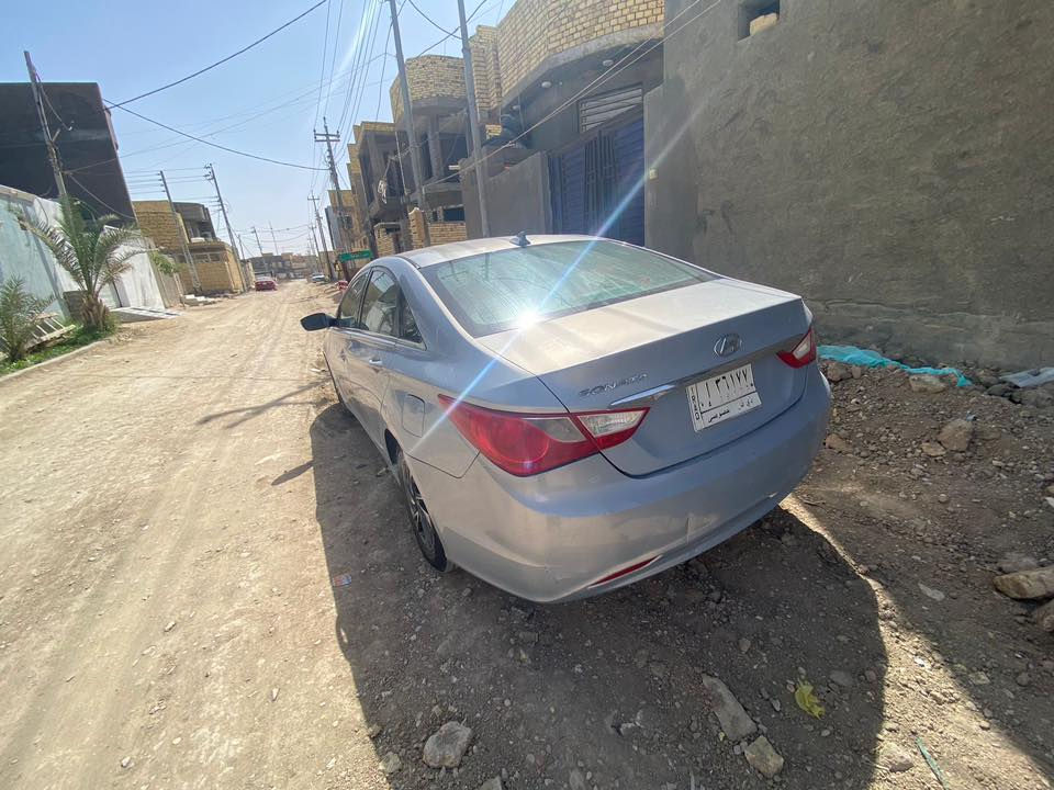 سوناتا ٢٠١٣ وارد امريكي رقم ذي قار تحويل 
جاهزه من كل شي حادثه مبدل بيهه باب خلفي مع رشات ابيع حزام السعر ٩٥ وبيه مجال 
للتواصل فقط ع الرقم ***********
