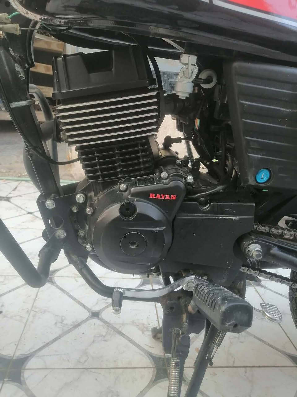 سلام عليكم دراجة دايون للبيع محرك 200cc موديل 24 نظافة فولل اوراق ضايعة مكفولة من السرقة السعر 975
متواجد خاص 
مكاني كوفه شارع المعمل 
واتساب ***********
