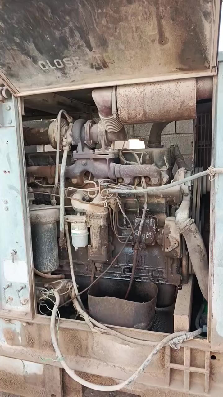 سلام عليكم 
مولد ألماني للبيع محرك ستة سلندر ستندر 60 كي في سعر 35 ورقة العنوان الناصريه حي الصناعي ***********
