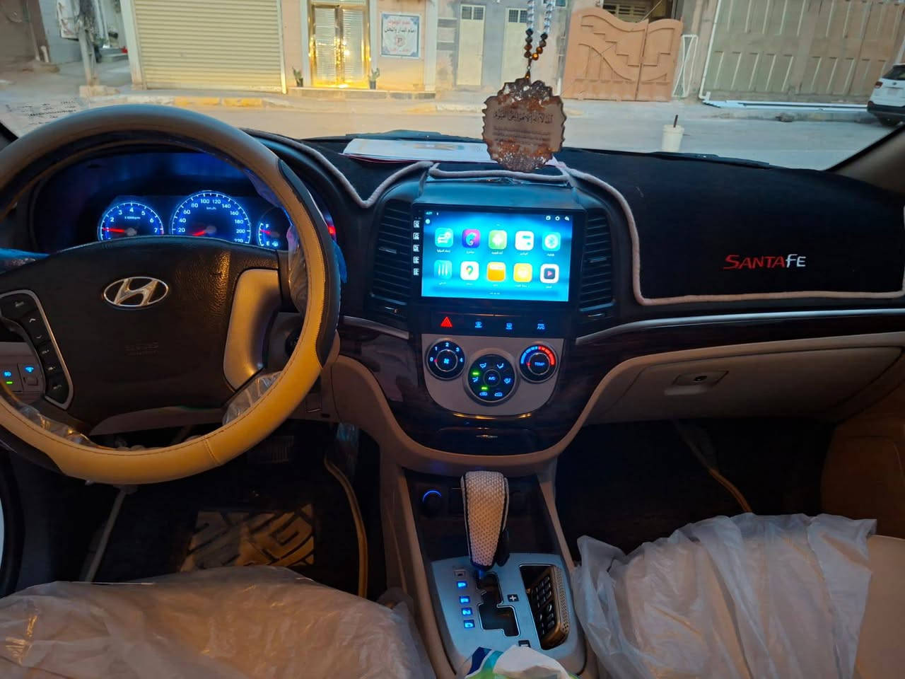 سلام عليكم من رخصت الدمه سياره سنتافيه موديل 12 خليجيه سياره مكفوله كفاله عامه وهاذا سوناره ماشيه 75الف حقيقي شاركه عامه حداديه جديده تخم تاير جديد 3قطع تبريد ثلج السعر 165 وبيه مجال مكان السياره كربلاء ‏‪***********‬‏
