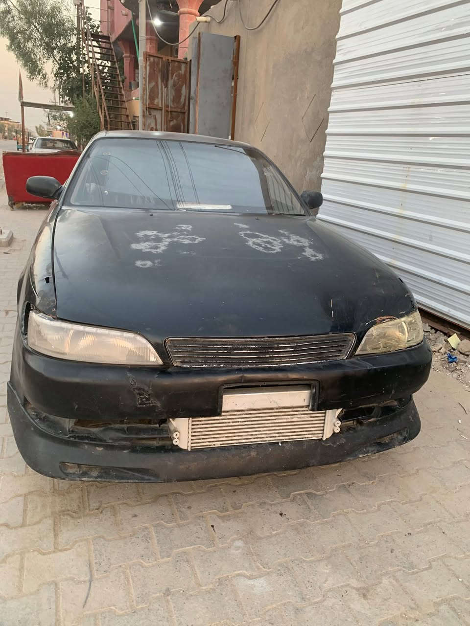 السلام عليكم 
سياره مارك 
رقم بصره بسمي سنويه 28
مكينه وكير مكفولات جدد 
تبريد منضومه جديده 
شاشه اندوريد اصليه 
و تخم سماعات   ومضخم صوت جدد صوت رعب 
استيرن رياضي يتفلت ويركب 
حداده كله تمام 
لحيه تخم كامل
ولكب 17 اسود 
لايتات زنون وحاجب جاجر  تحكم اندوريد 
كزوز رياضي وطلقات عليها 
جاهزه سياره
سياره محتاجله بس صبغ ترجع لوك
مكاني تنومه 
*********** سعرها 65 او مراًس بحديث وطي فرق
