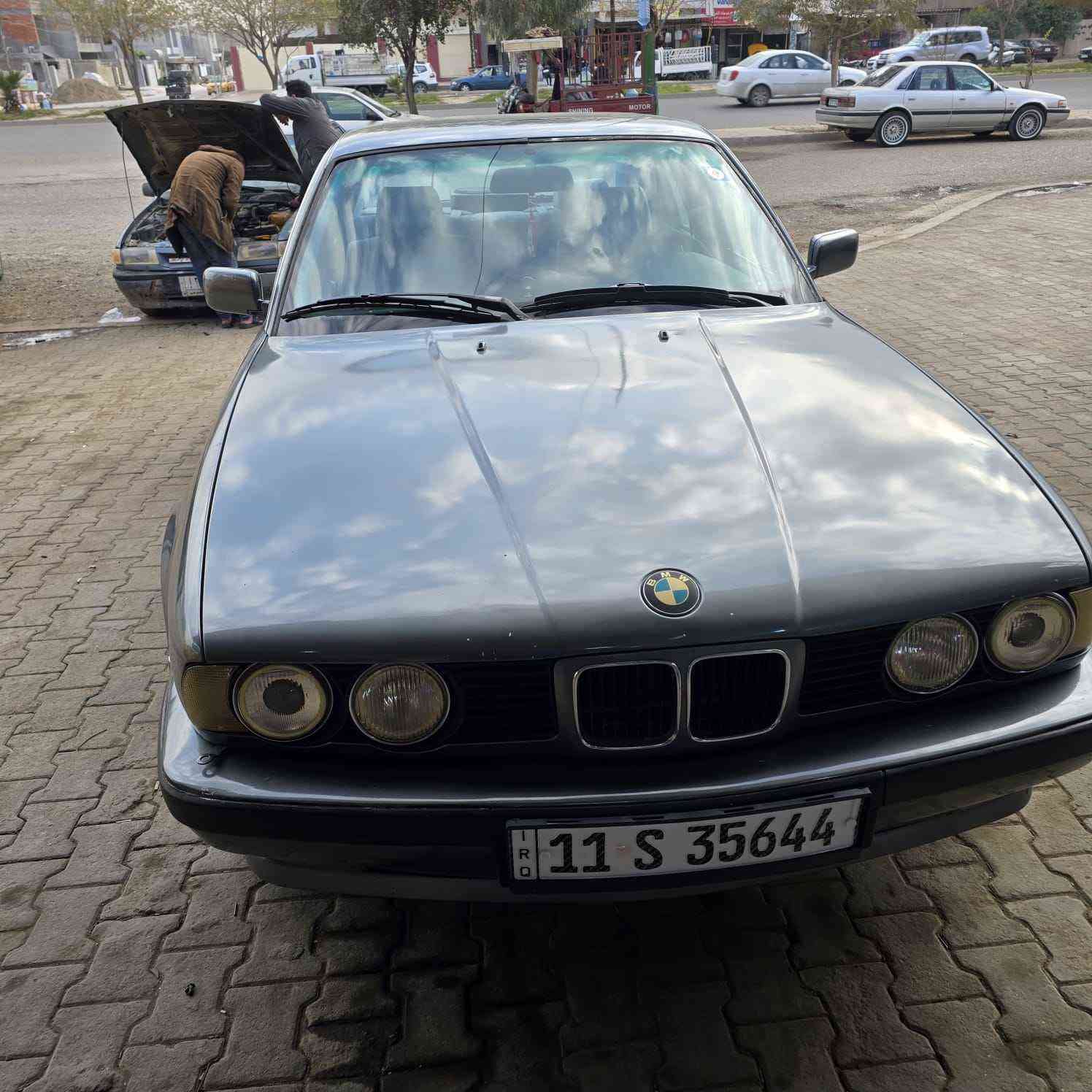 السلام عليكم من رخصه مدير الكروب  سياره  بي ام للبيع موديل1991 حجم 525 السعر 50 وبمجال للشراي والتفاصيل على الاتصال *********** كركوك, العراق
