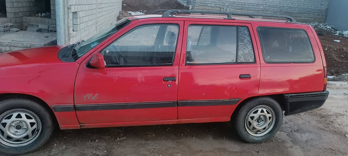 سلام عليكم
اوبل كاديت للبيع
شرط التحويل
سنويه لل٢٧
محرك  معمر شرط
كير شرط 
مصلح دوائر فقط
للاستفسار عالرقم
***********
مكاني موصل الايسر

ترايك مايعجبك سياره مال جنايه 
كابون تبادل
